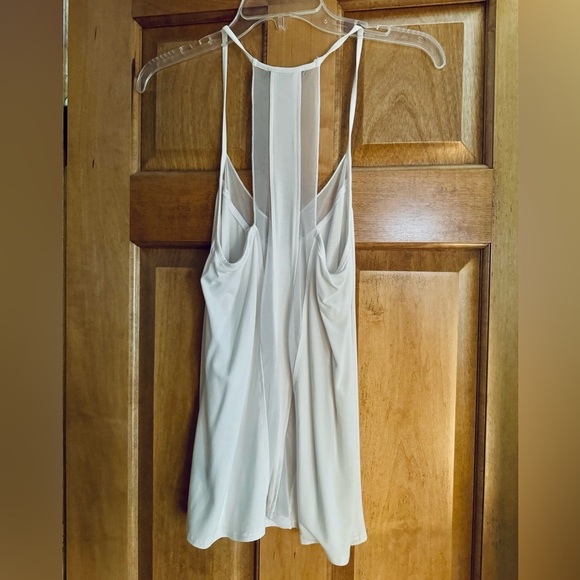 Racerback tank rom the Buckle. White with mesh details - Picture 2 of 5